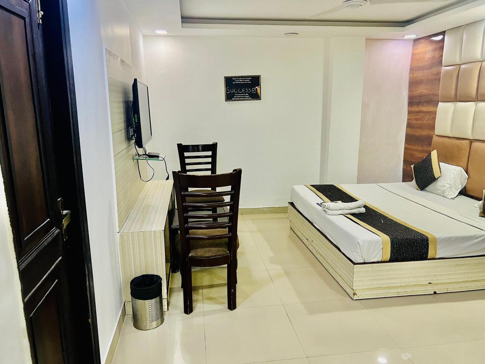 Hotel New Delhi Exterior photo