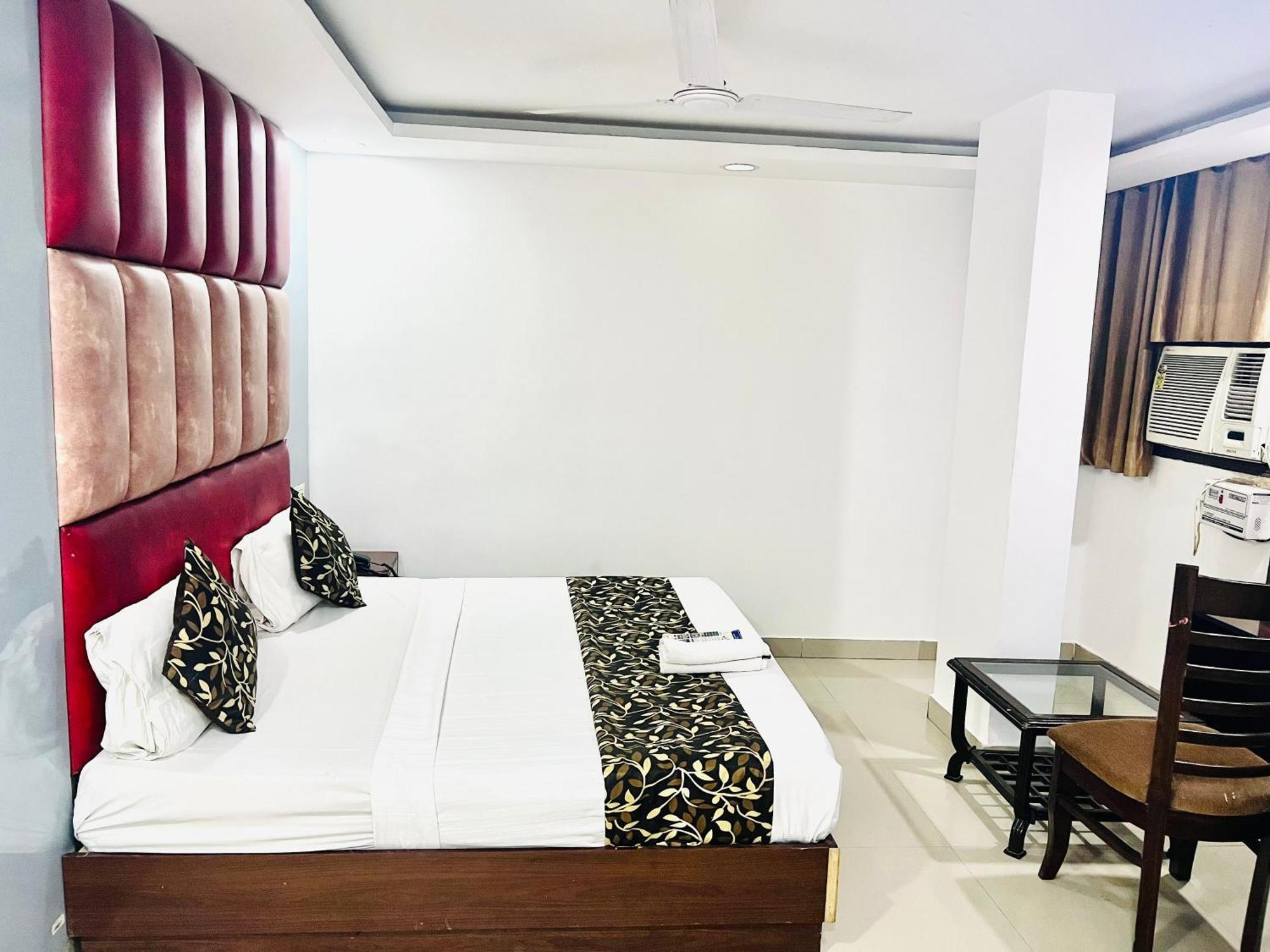 Hotel New Delhi Exterior photo