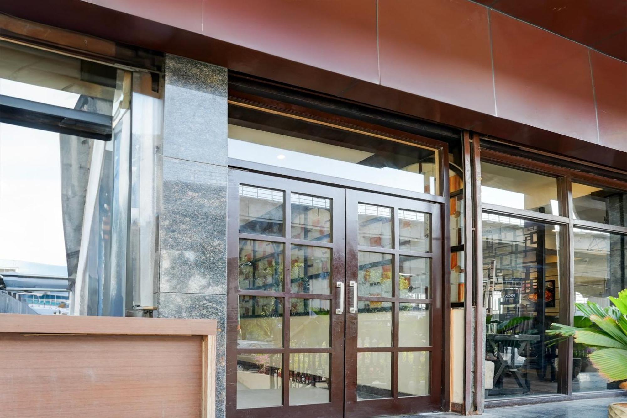 Hotel New Delhi Exterior photo