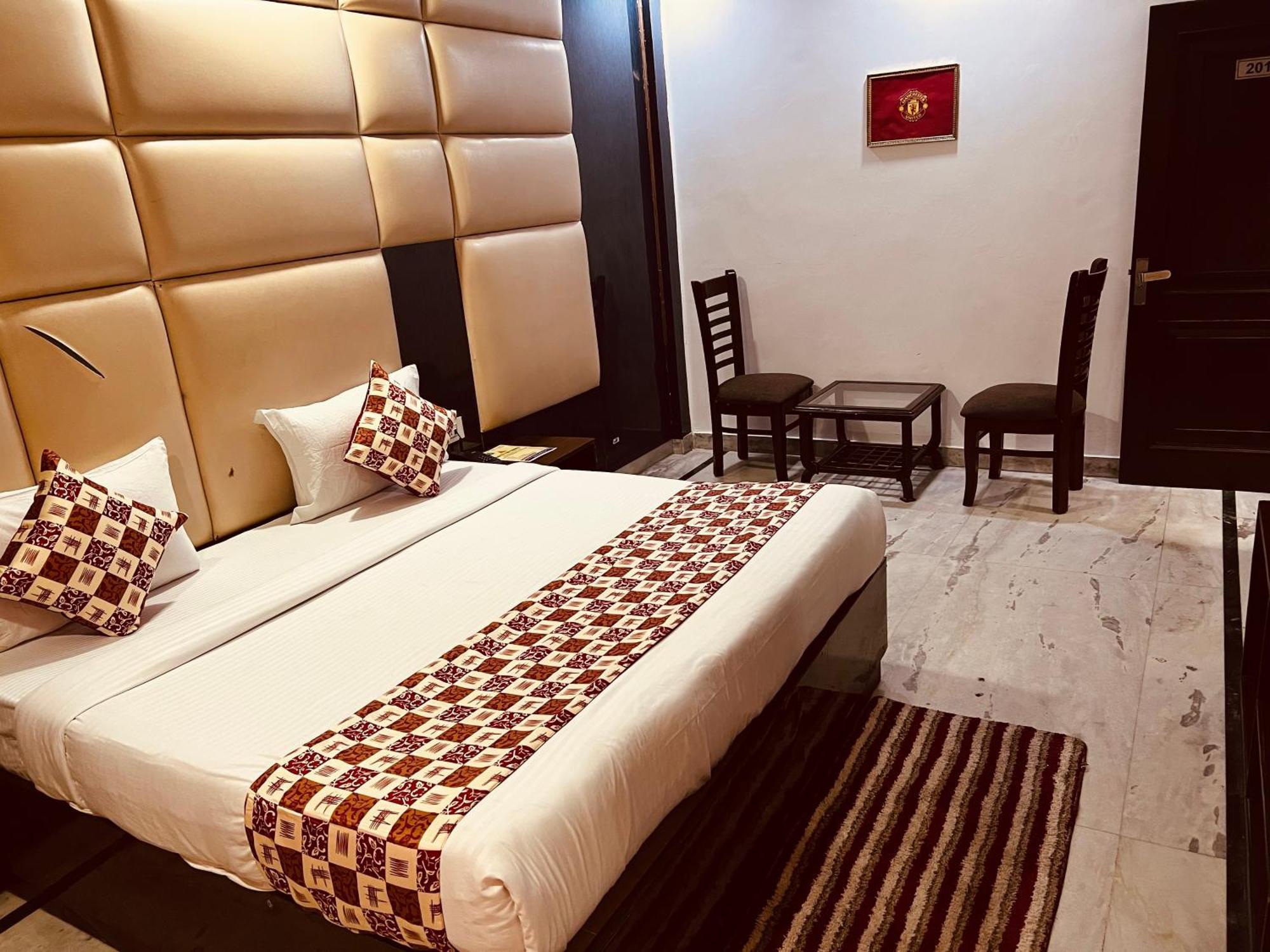 Hotel New Delhi Exterior photo