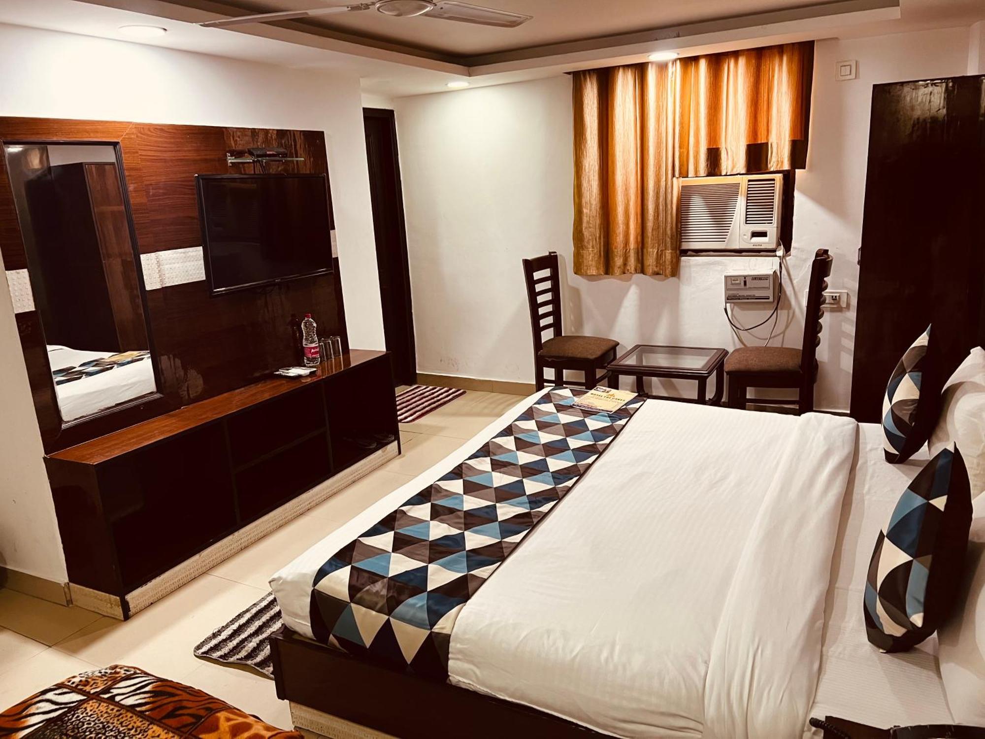 Hotel New Delhi Exterior photo