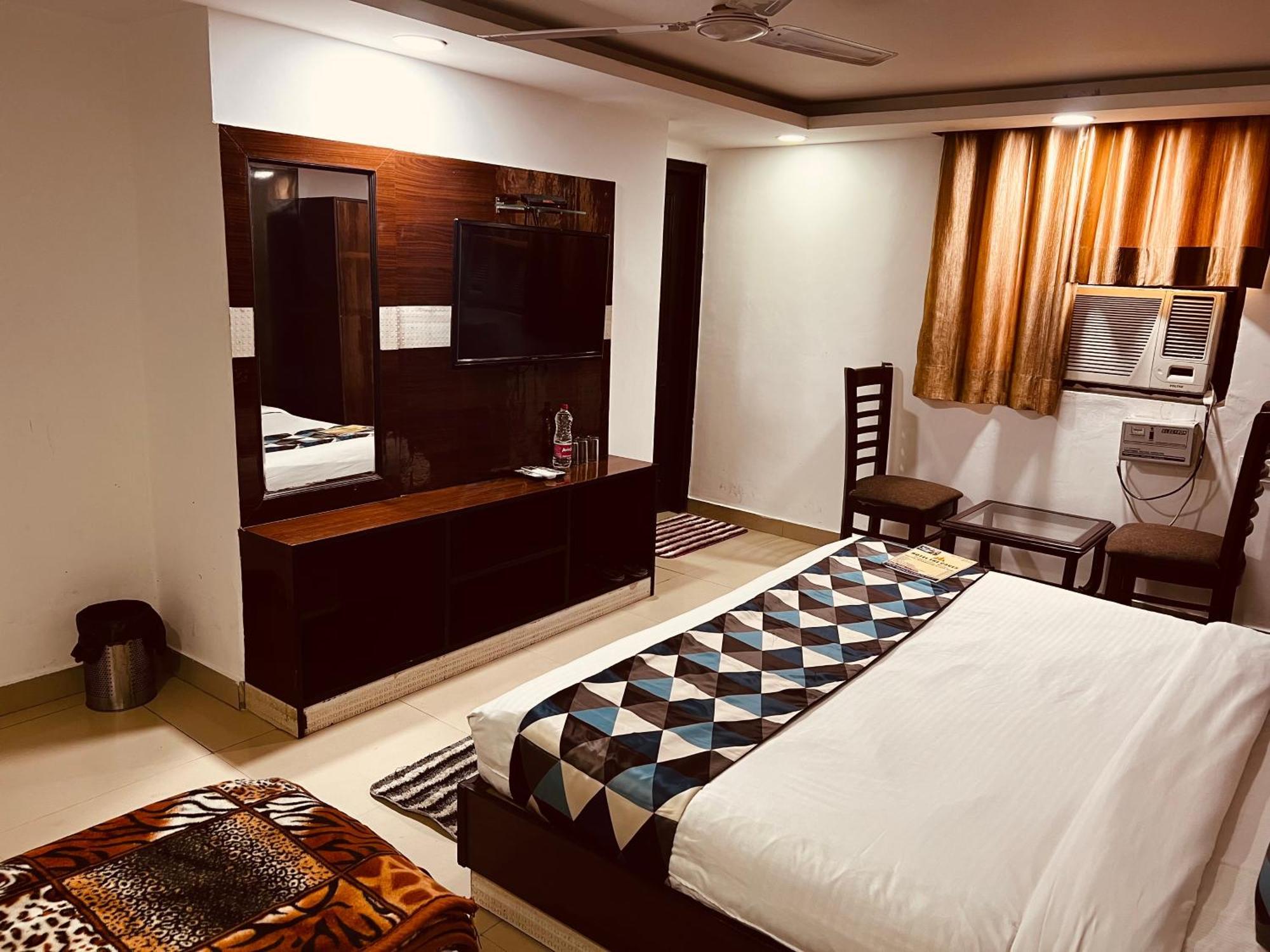 Hotel New Delhi Exterior photo