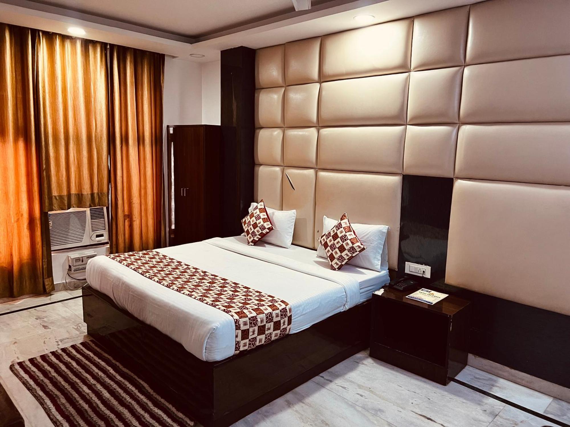 Hotel New Delhi Exterior photo
